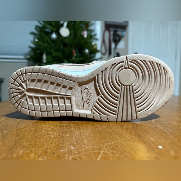 Women’s Nike Dunk Low PRM Pink Oxford Sneakers - Picture 9 of 10